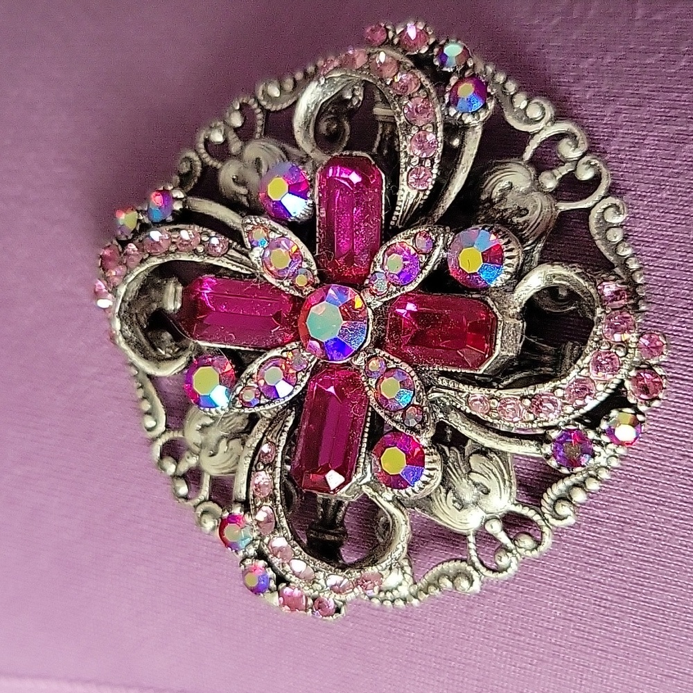 Vintage Pink sparkly brooch